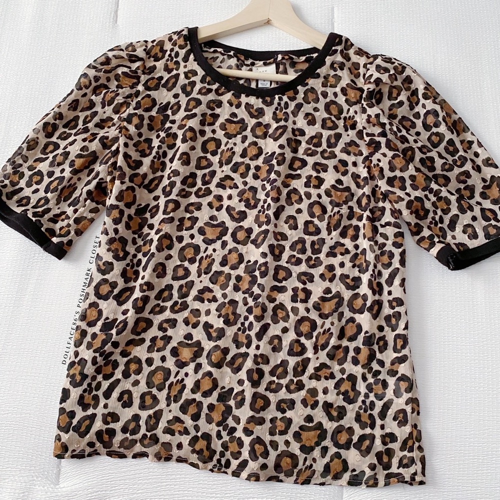 Leopard Print Short Sleeve Textured Top